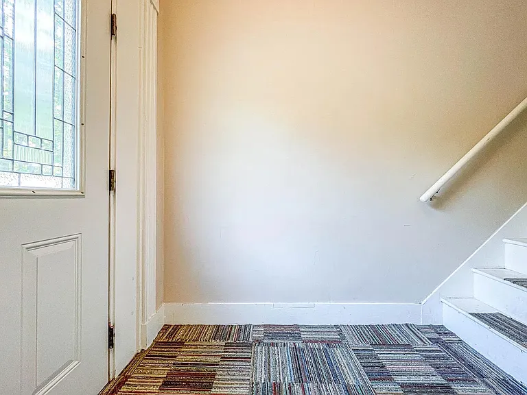 27 Brentwood St #2 — Photo 4