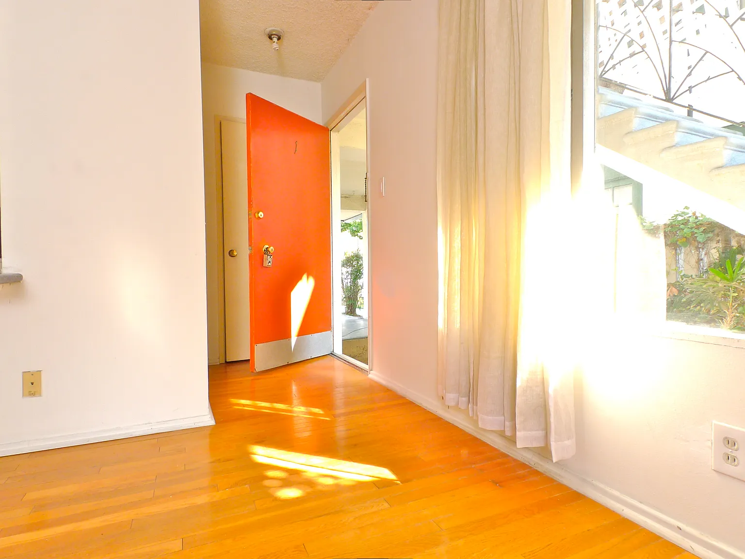 1 bed, 610 sqft, $2,515 — Photo 2