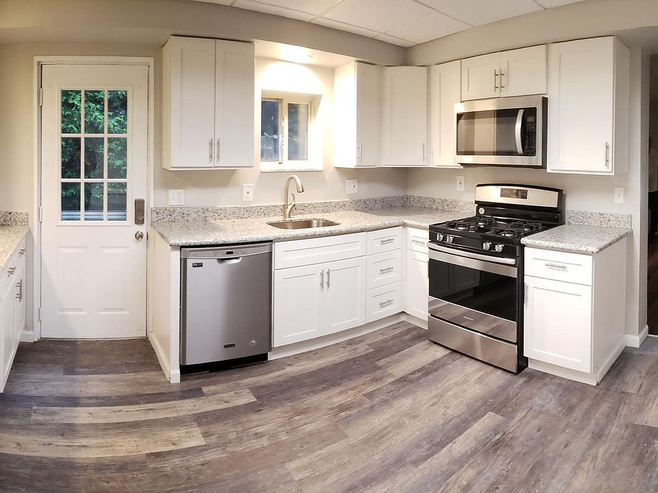 Kitchen, Floor 1