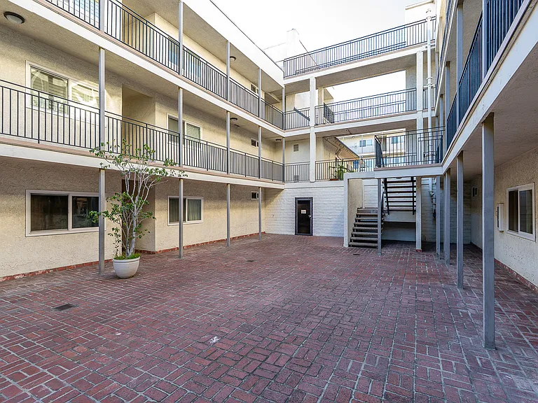 9005 Cynthia St #119 — Photo 47