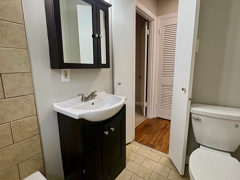 Vernon Cove Apartments — Photo 27
