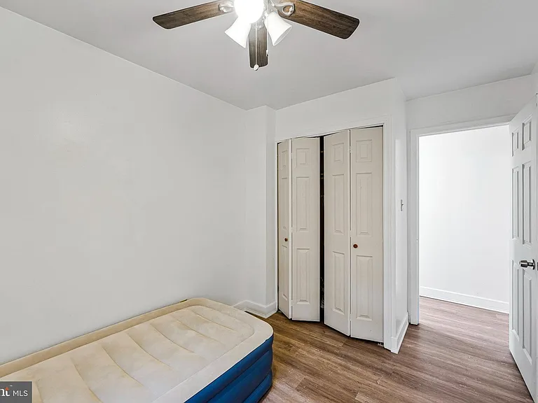 14707 Bentley Sq — Photo 24