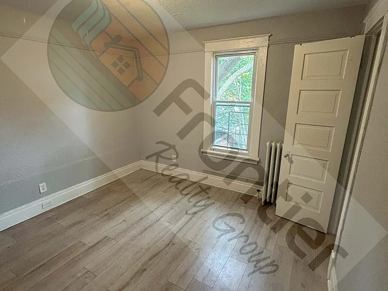 1624 Niagara St #4 — Photo 6