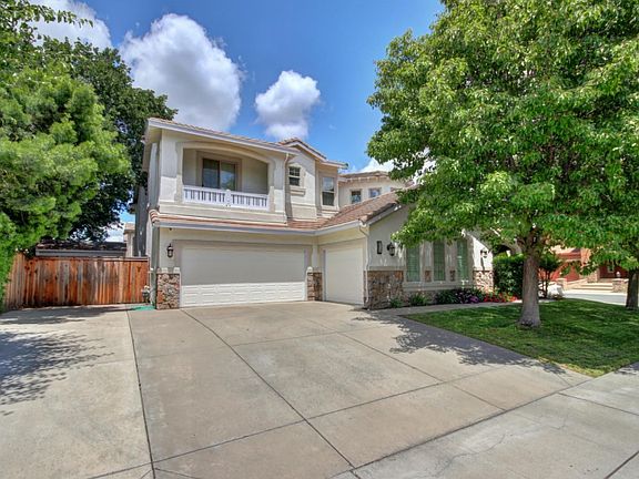 3rd image of 6625 Taranto Ct