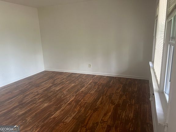 5th image of 1397 Peachcrest Rd