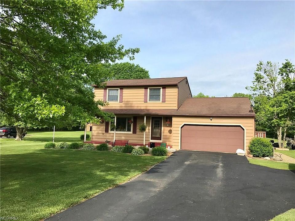 BEAUTIFUL PROPERTY WITH 3.4 ACRES-INCLUDES BUILDABLE LOT
