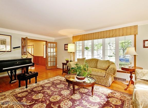 4th image of 1246 Carriage Ave