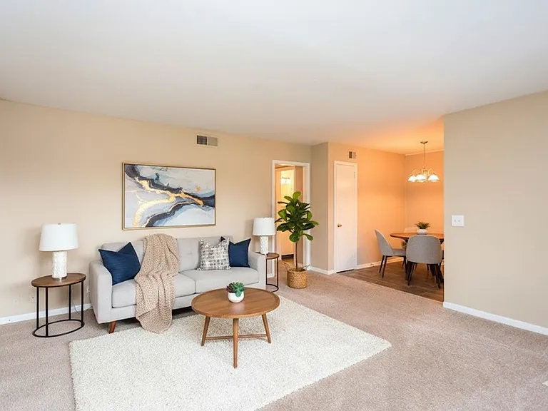 Maple Creek Apartments — Photo 21