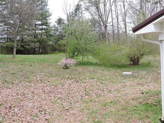 4th image of 1924 Snowberry Ln