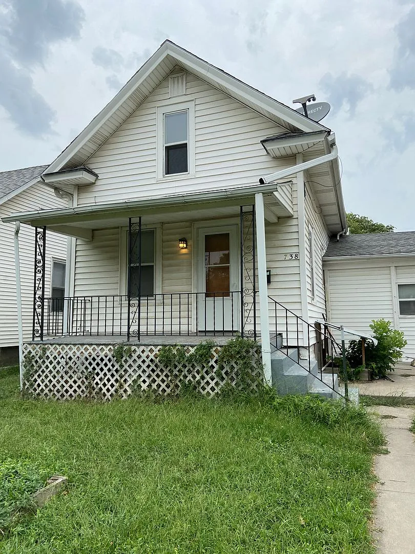 738-740 Y St — Photo 3