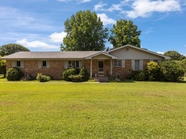 1635 Oak Drive, Aurora, MO 65605