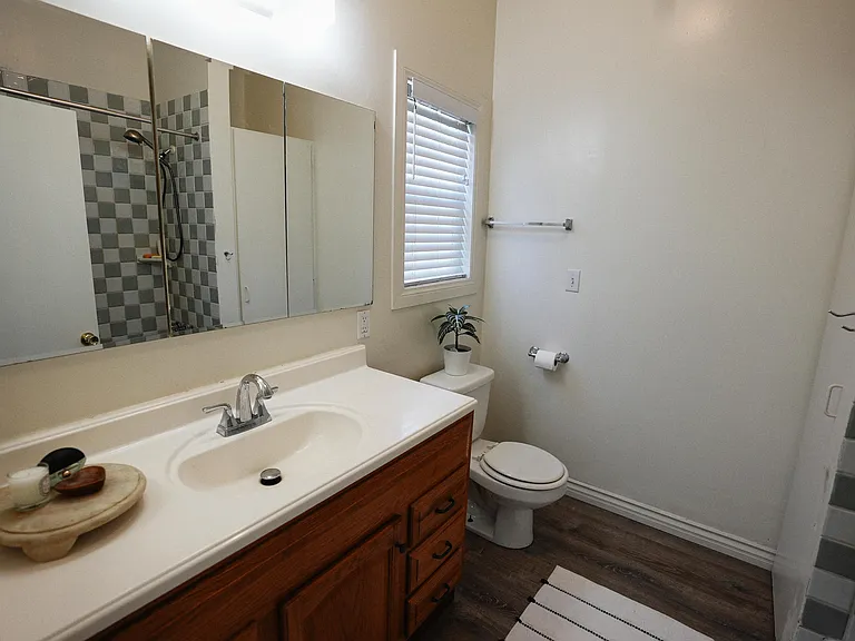 2382 Selby Ave — Photo 10