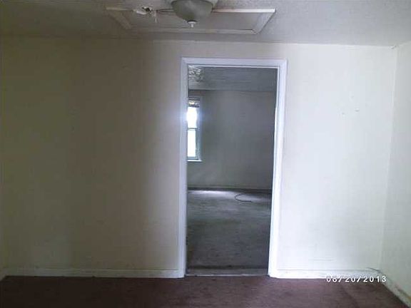 4th image of 1515 E 49th St