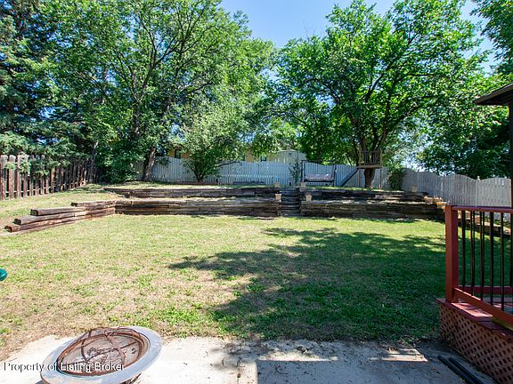4th image of 968 2nd Ave E