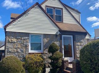 12 Wellington Rd S, West Hempstead, NY 11552