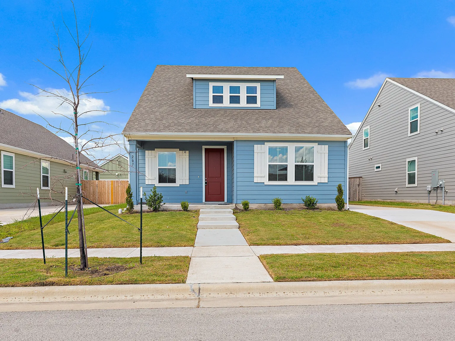 4 bed, 2.5 bath, 2154 sqft, $1,975 — Photo 3