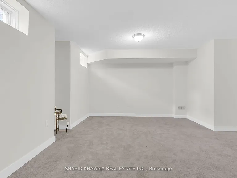 641 Leatherleaf Lndg — Photo 40