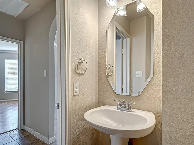 4602 Butler Springs Ln — Photo 17