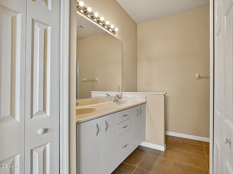 1312 Hansberry Ln — Photo 17