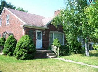 18920 Chester St, Grosse Pointe, MI 48236