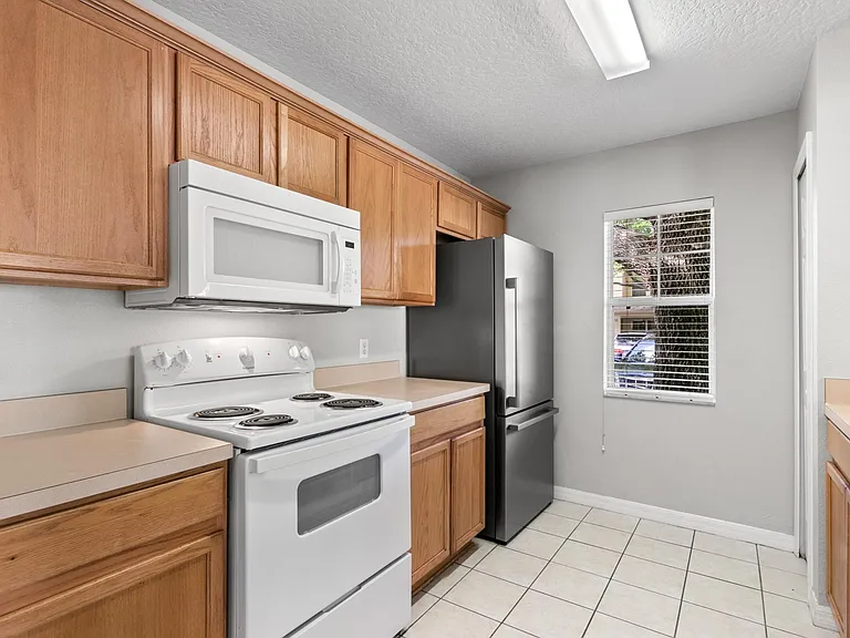 3421 Castle Stone Ct — Photo 3
