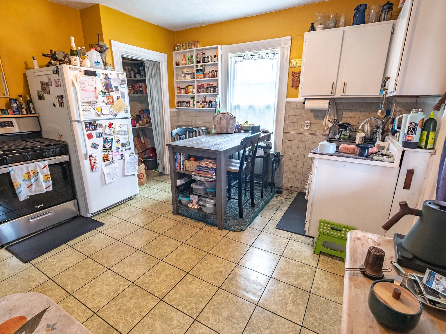 4 bed, 2100 sqft, $3,800 — Photo 4