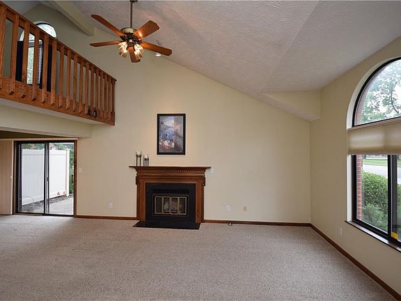 3rd image of 9322 Golden Leaf Way