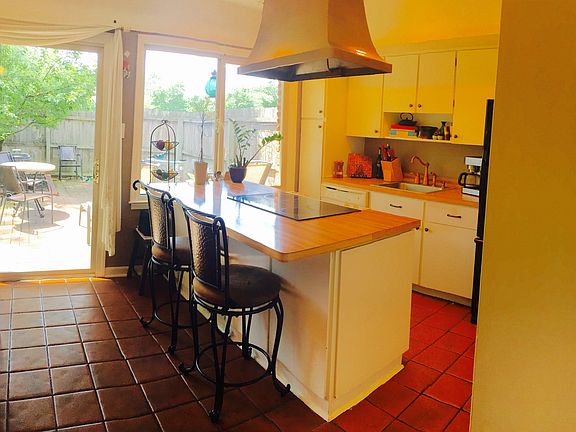 2nd image of 126 Culpepper Dr #Na
