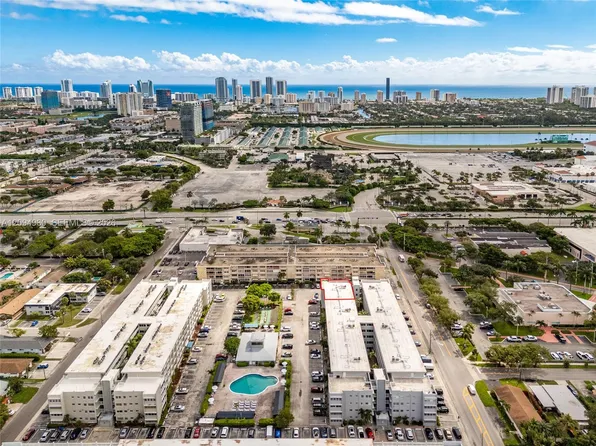 329 SE 3rd St APT 502P, Hallandale Beach, FL 33009