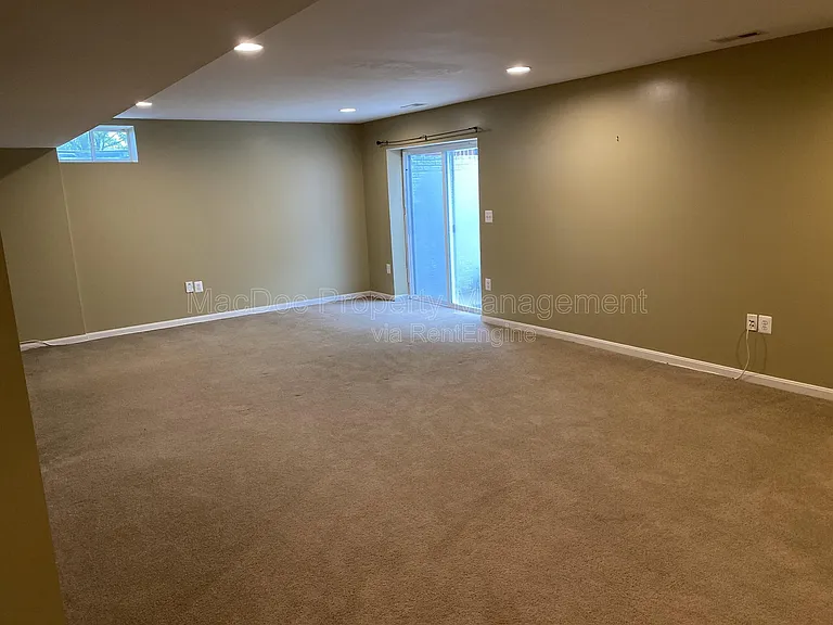 121 Riggs Rd — Photo 56