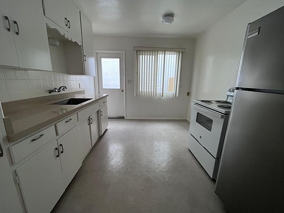 3rd image of 1538 Grand Ave