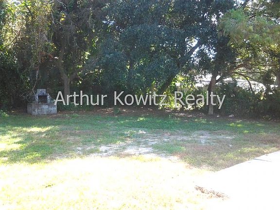2nd image of 321 Acacia Dr