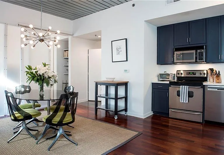 620 Glen Iris Dr NE #223 — Photo 3
