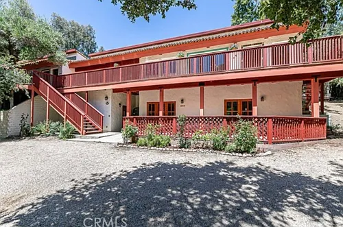 243 3rd St Photo 1
