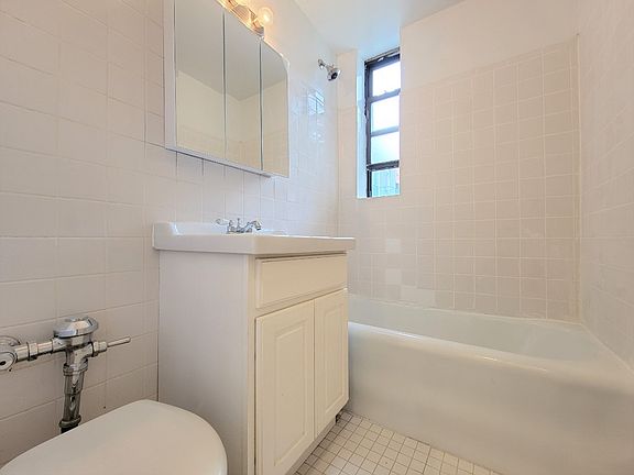 4th image of 25-23 31st Ave #D33