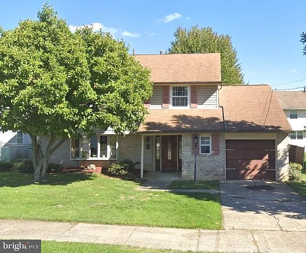 1863 Greymont St photo 1