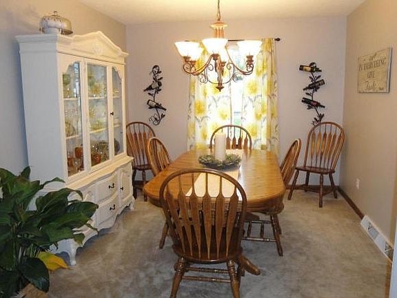 5th image of 833 Anne Ln