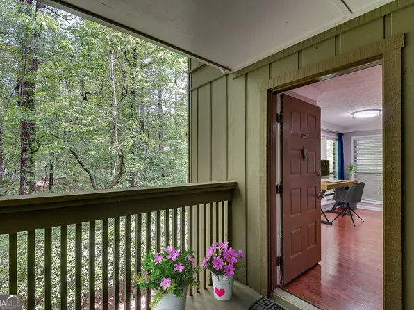 1015 Dunbar Dr, Atlanta, GA 30338