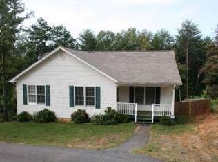 355 Royal Oaks Ln, Dahlonega, GA 30533