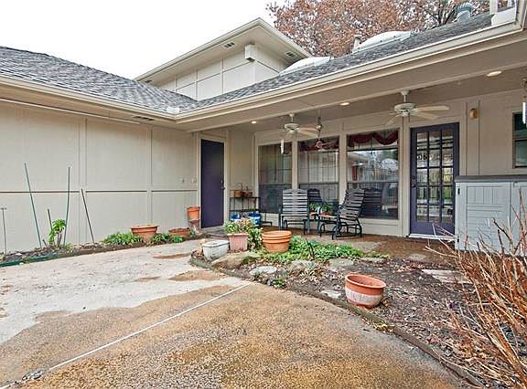 4th image of 1909 Lake Hill Ln