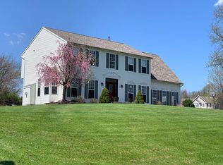 115 Raspberry Ln, Camillus, NY 13031