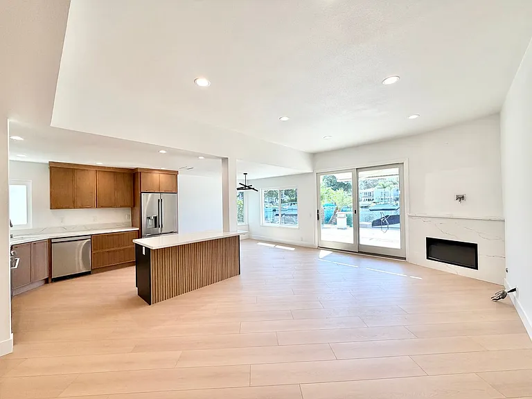 21676 Superior Ln — Photo 10