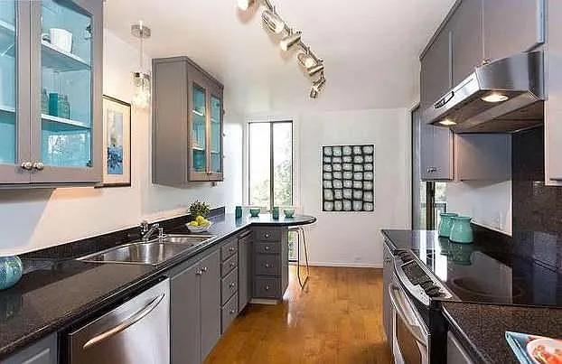 670 Vernon St #107 — Photo 7
