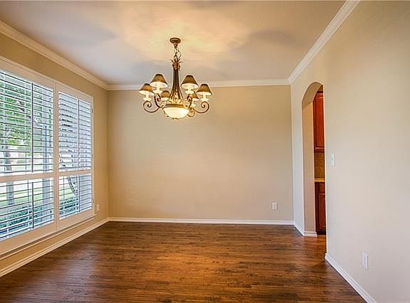 2nd image of 2875 Bandolier Ln