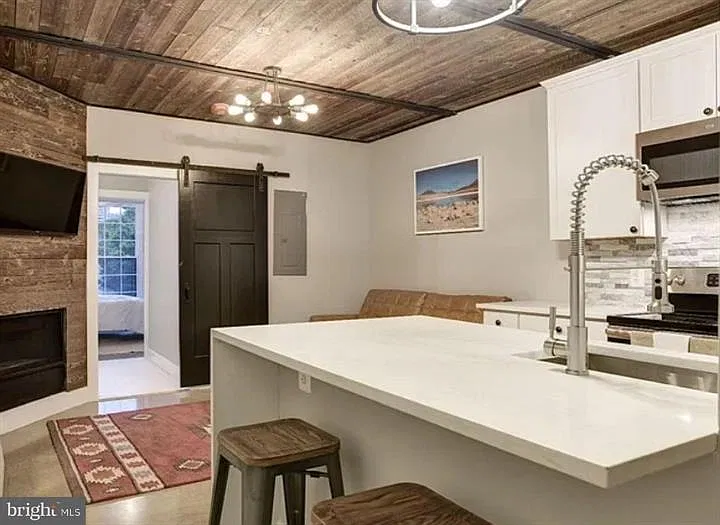 1 bed, 550 sqft, $1,700 — Photo 3
