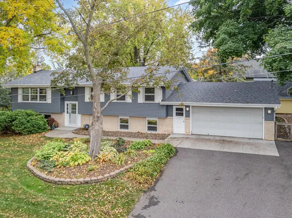 956 Orchard Ln, Roseville, MN 55113
