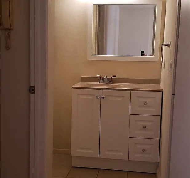 415 W Stocker St #102 — Photo 16
