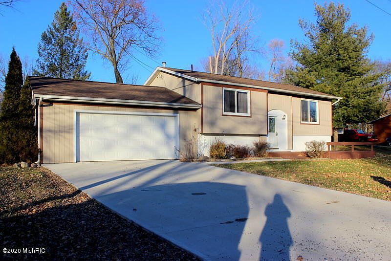 1st image of 414 Austin Dr