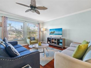 573 108th Ave N, Naples, FL 34108