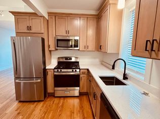 2306 N Hoyne Ave APT 2R, Chicago, IL 60647